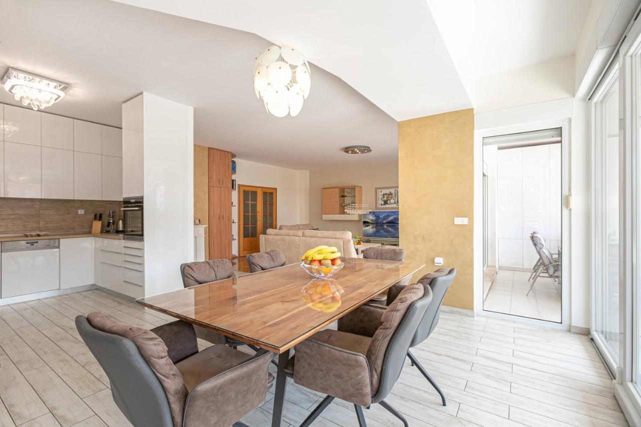 Apartment Relax Whit Big Terrace 170M2 Near The Beach Сплит Экстерьер фото