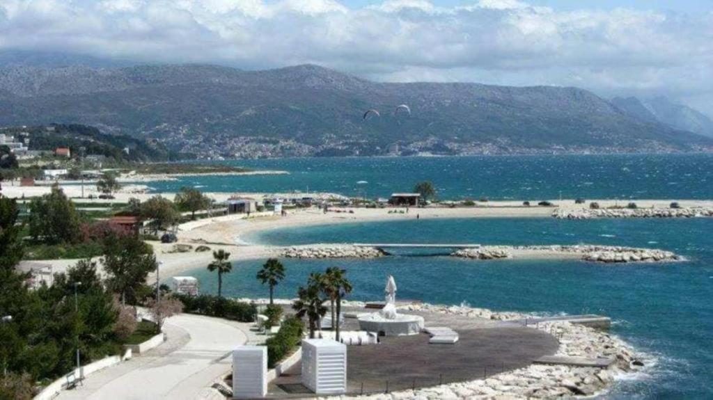 Apartment Relax Whit Big Terrace 170M2 Near The Beach Сплит Экстерьер фото
